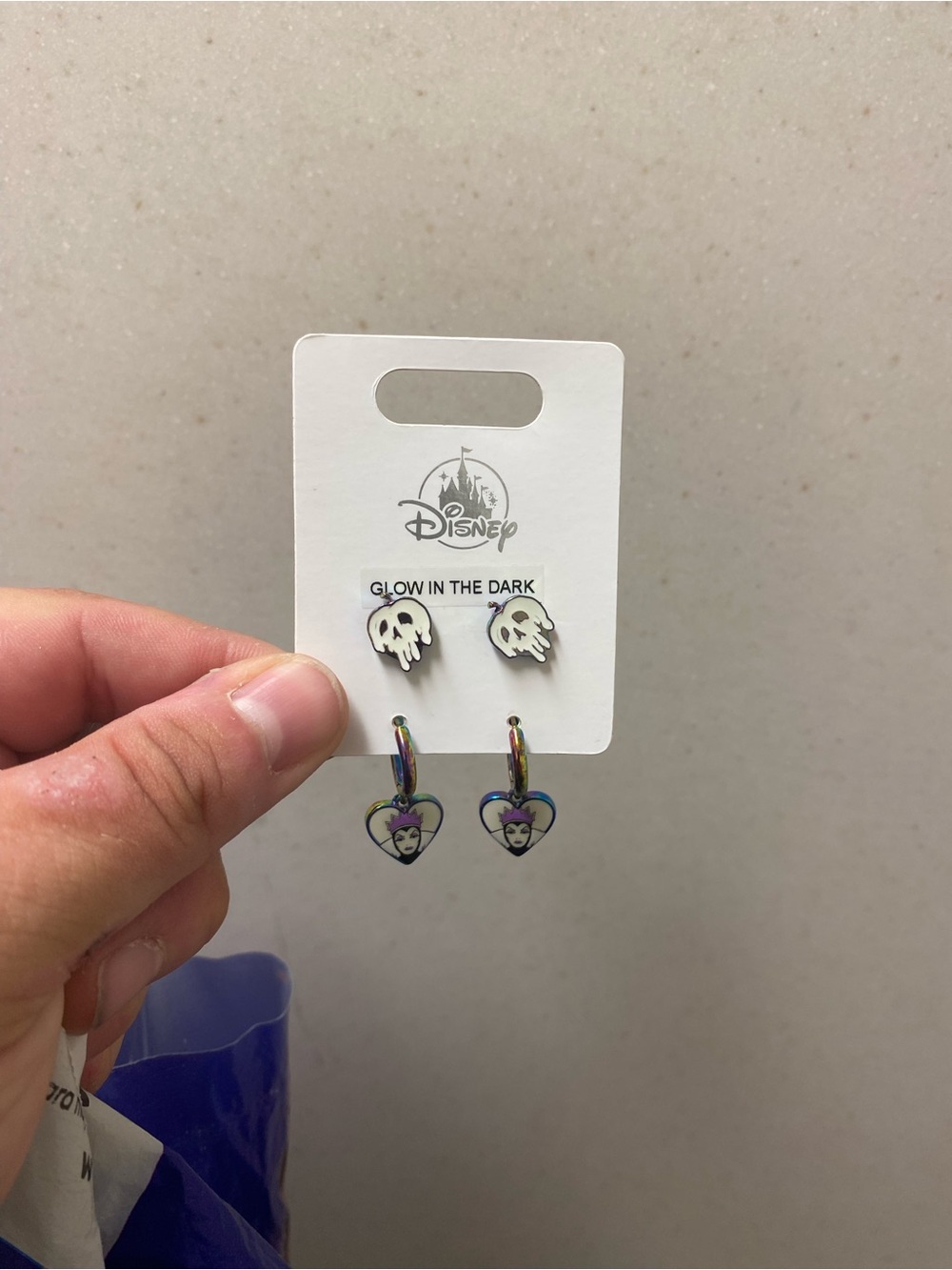 2025 Disney Parks Snow White Poison Apple & Evil Queen Earrings NEW GITD